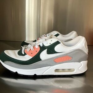 Nike Air. My sons. Wore one time.
25$